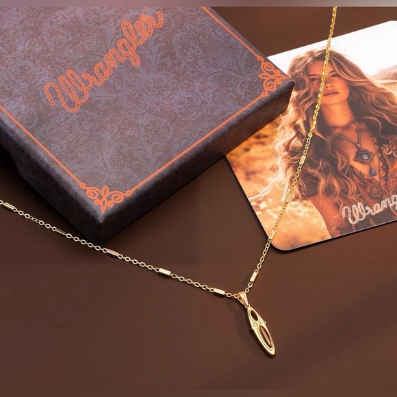 Montana West Wrangler 18k Gold Necklace - Picture 3 of 6